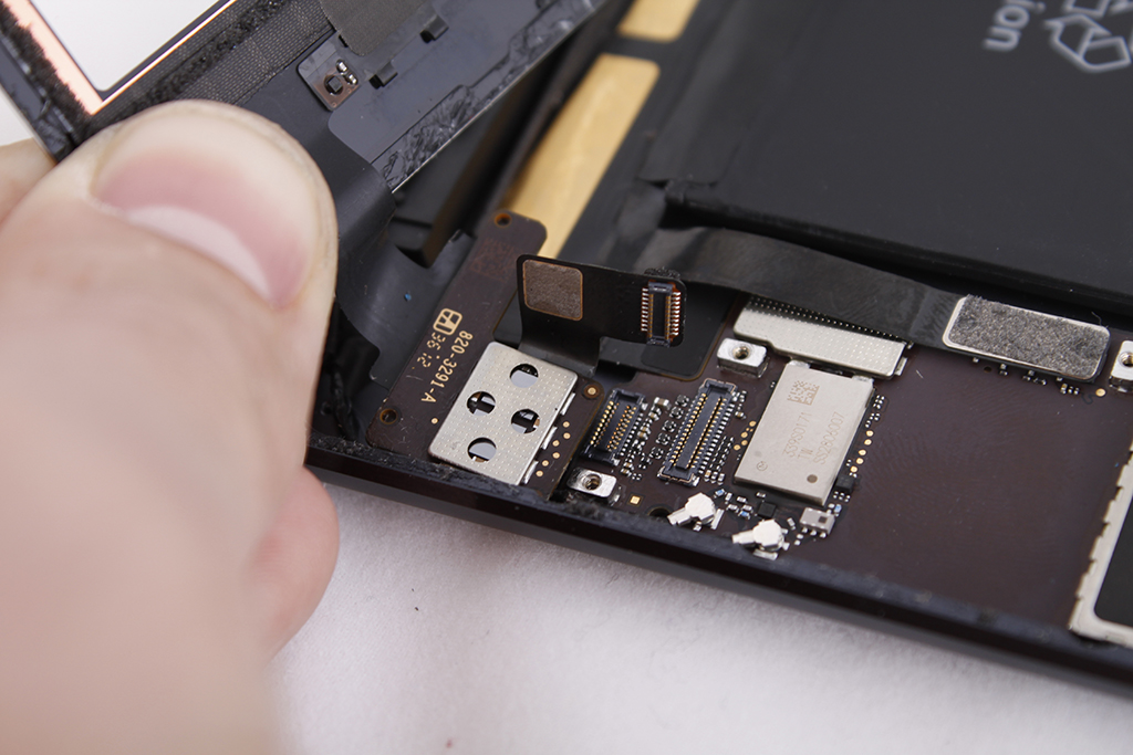 Не работает коннектор тачскрина Ipad mini Не работает коннектор тачскрина Ipad mini